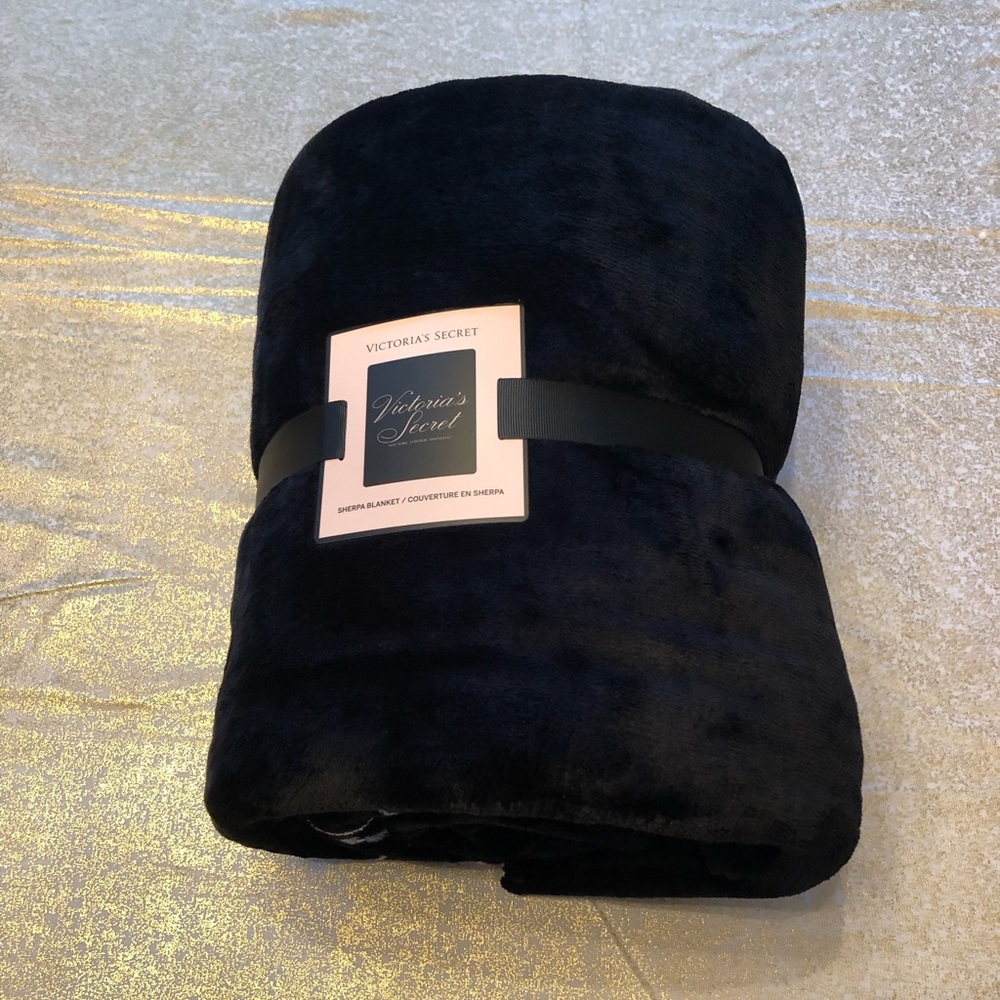 Never used Victoria Secret Sherpa Blanket
